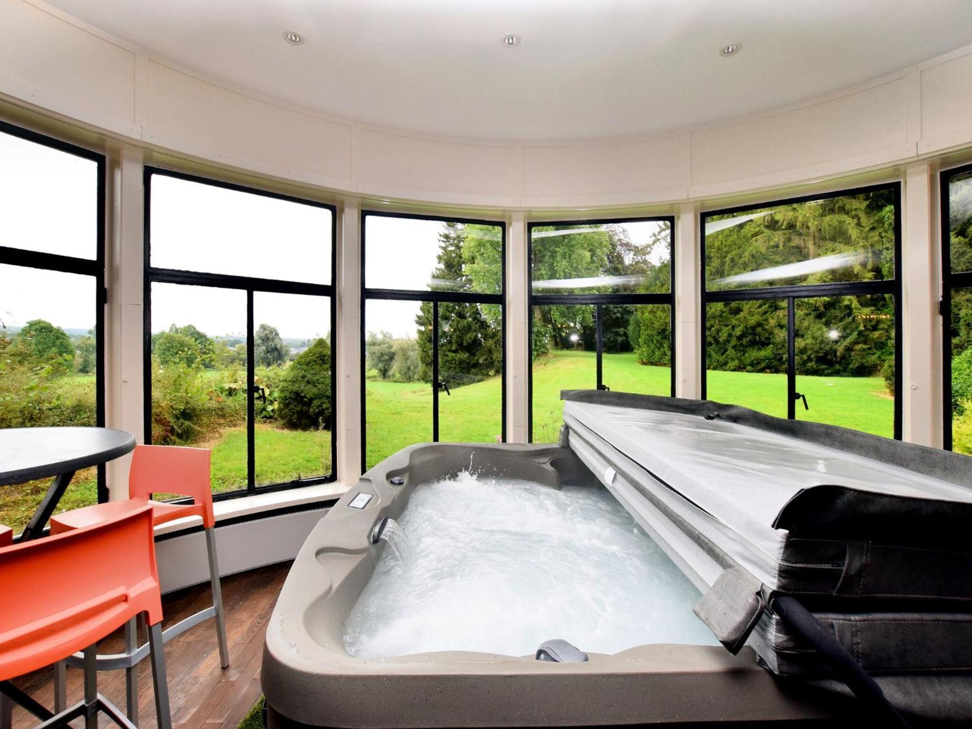 Вілла Luxurious Castle With Hot Tub In The Belgian Jamoigne Екстер'єр фото